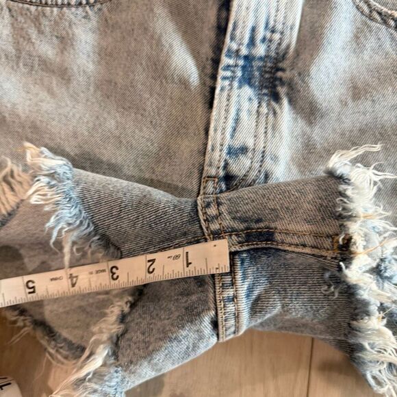 Zara women’s demin shorts size 6 - Picture 3 of 7